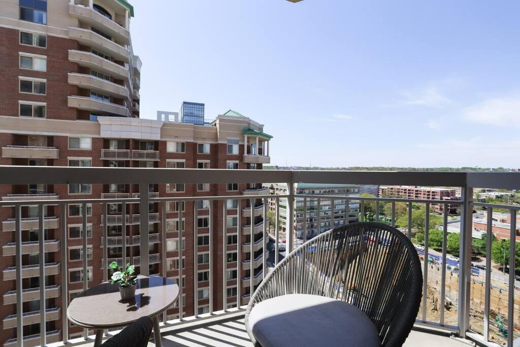 Bright Apartment Walk To Ballston Metro Arlington Zewnętrze zdjęcie