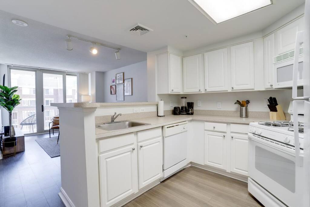 Bright Apartment Walk To Ballston Metro Arlington Zewnętrze zdjęcie