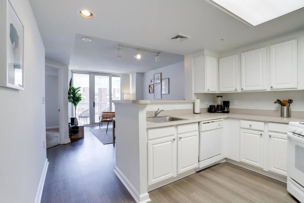 Bright Apartment Walk To Ballston Metro Arlington Zewnętrze zdjęcie